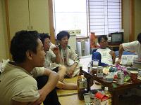 夕飯前だというのに皆、飲んだクレています。(笑)