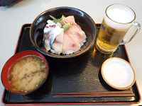 三色丼です。